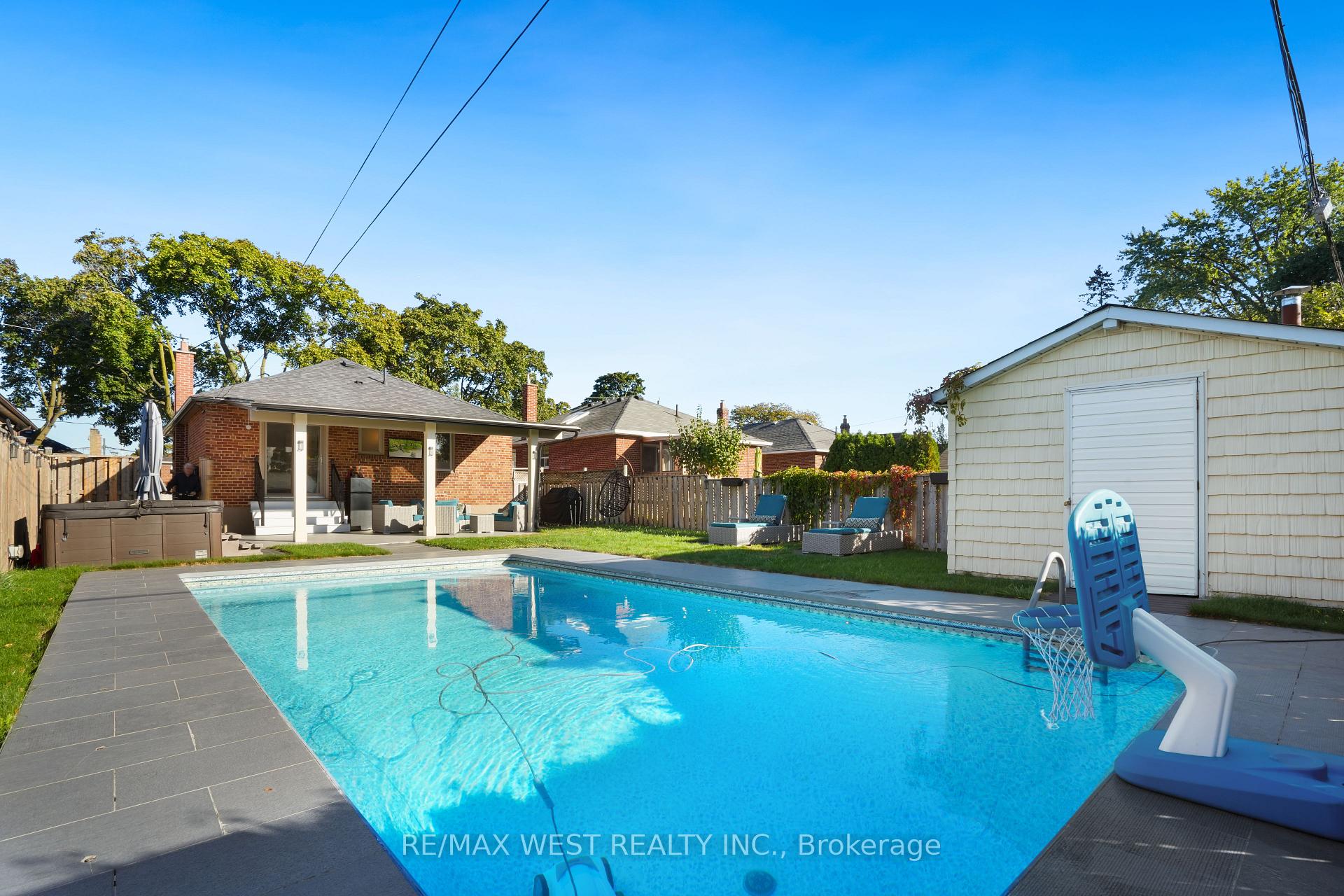 25 Silvercrest Avenue