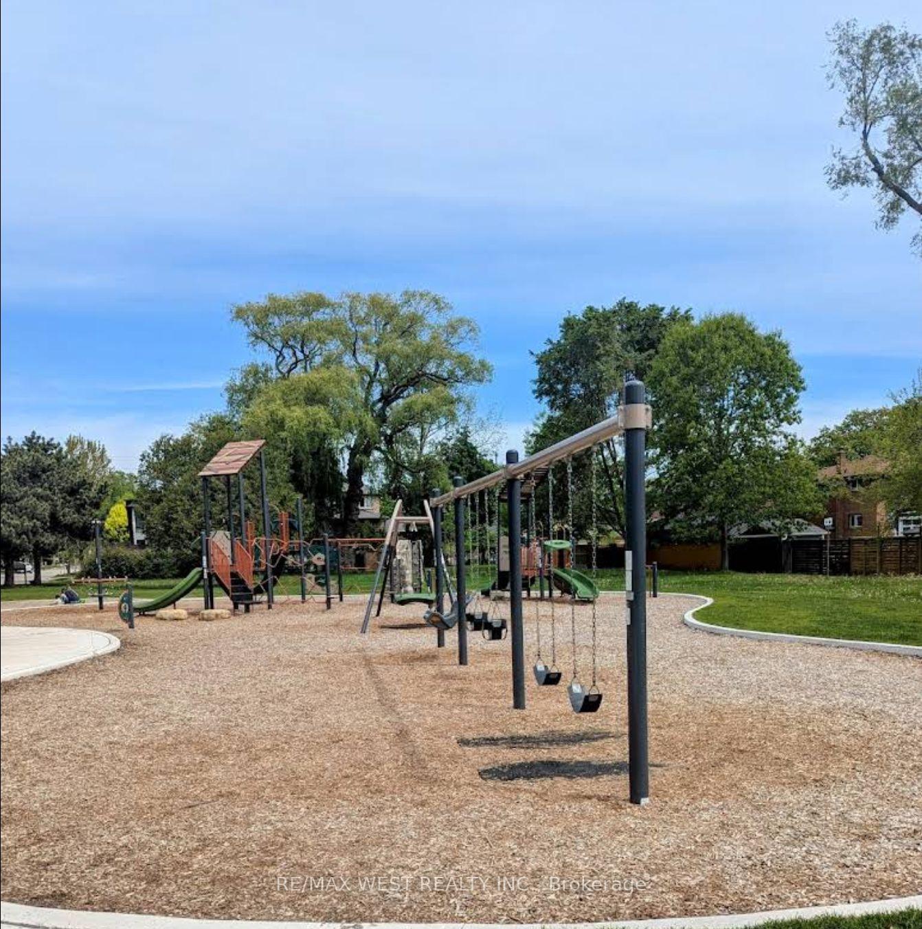 25 Silvercrest Avenue