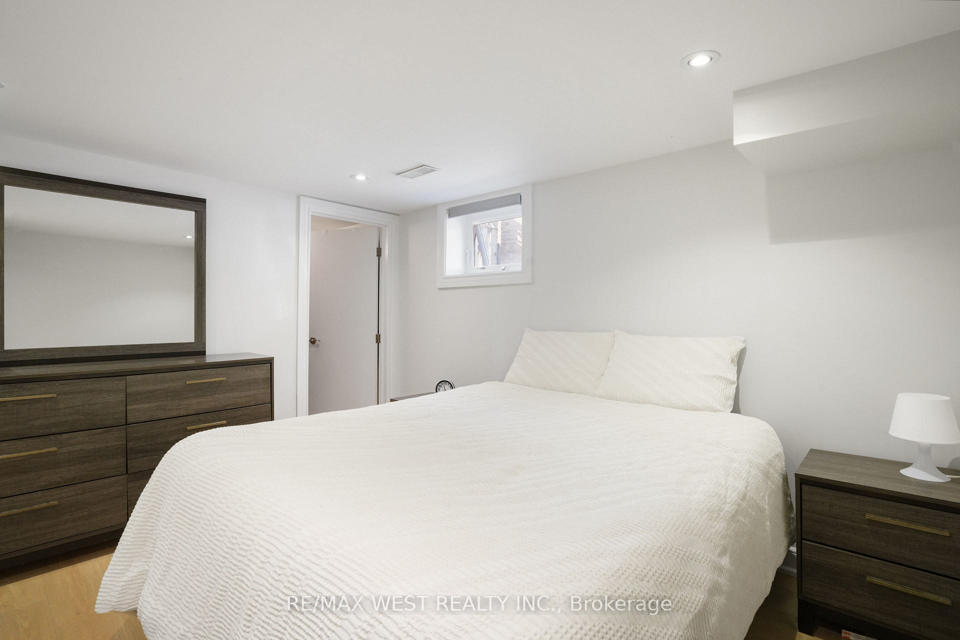 25 Silvercrest Avenue