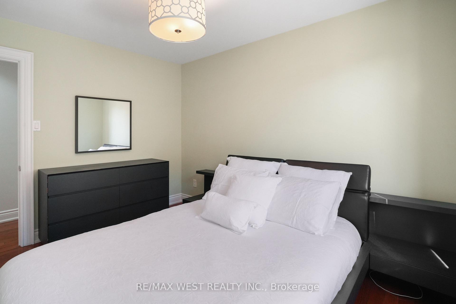 25 Silvercrest Avenue