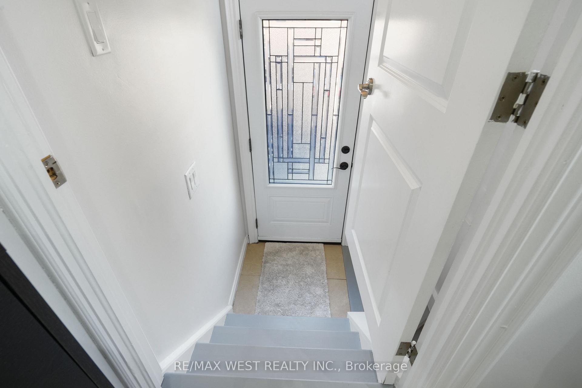 25 Silvercrest Avenue