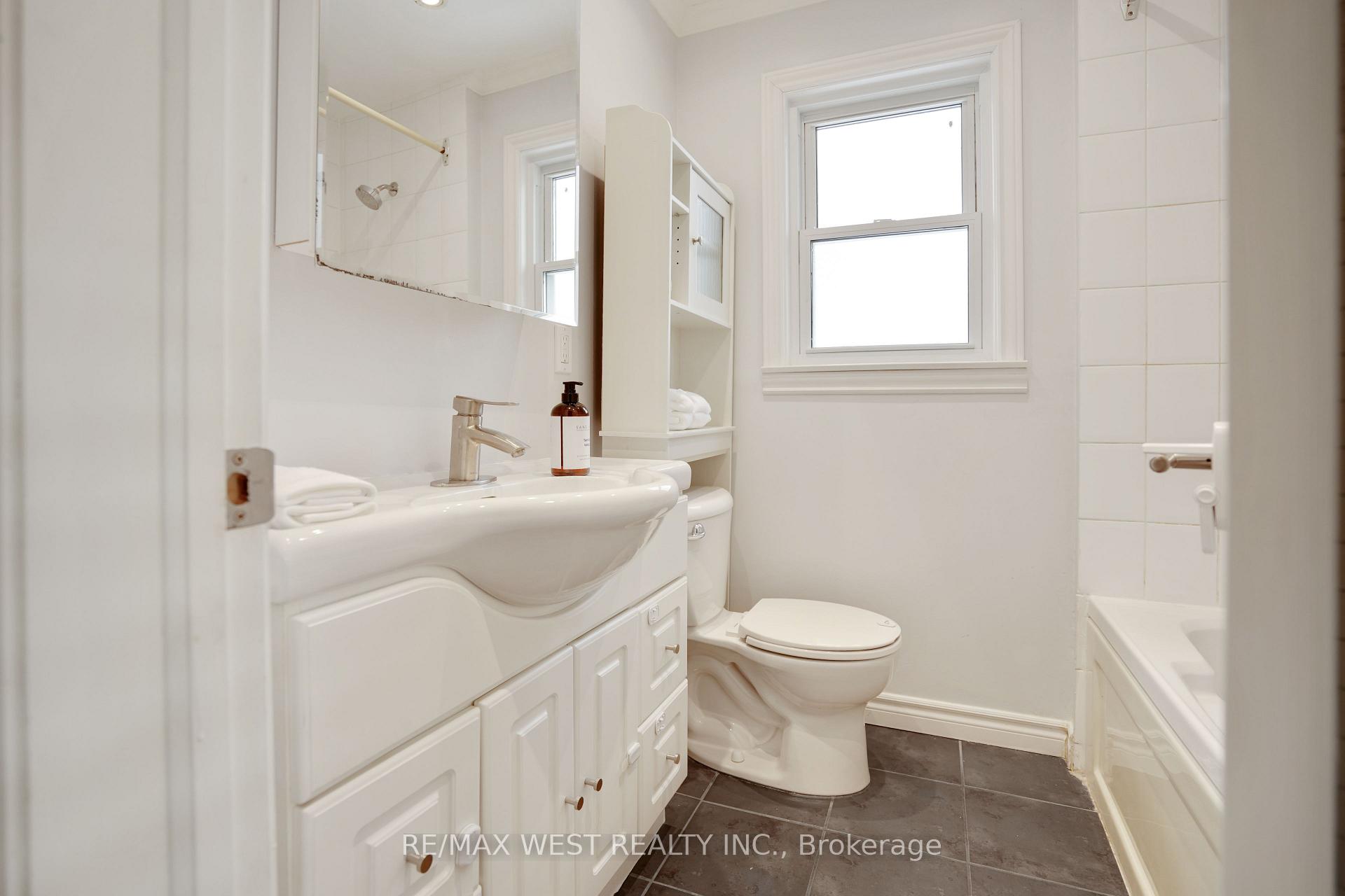 10 Allanbrooke Drive