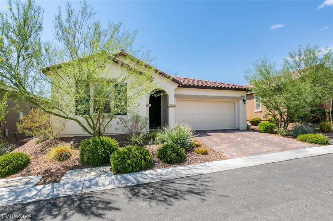 10829 Cowlite Avenue