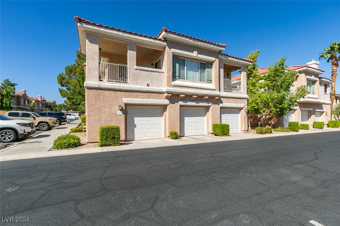 251 South Green Valley Parkway 1011