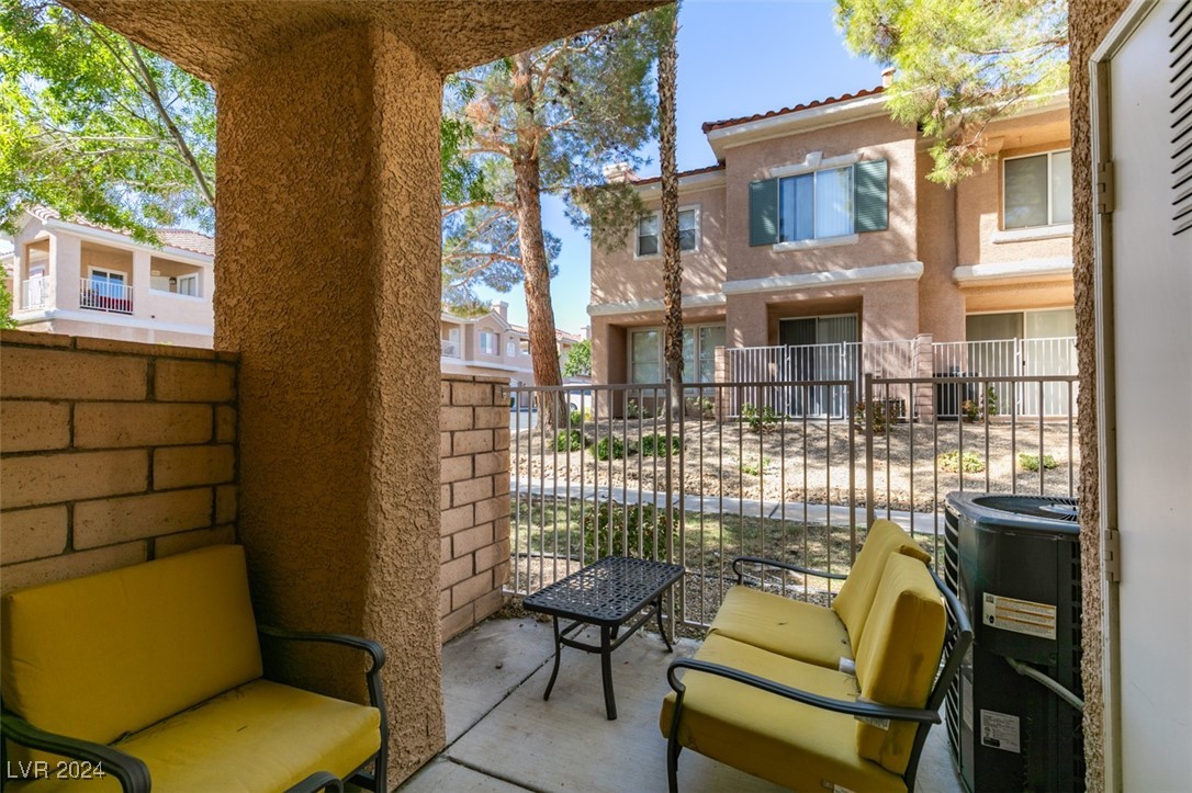 251 South Green Valley Parkway 1011