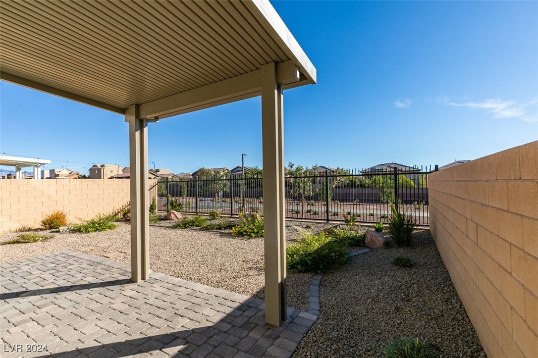 6858 Sweet Bay Street