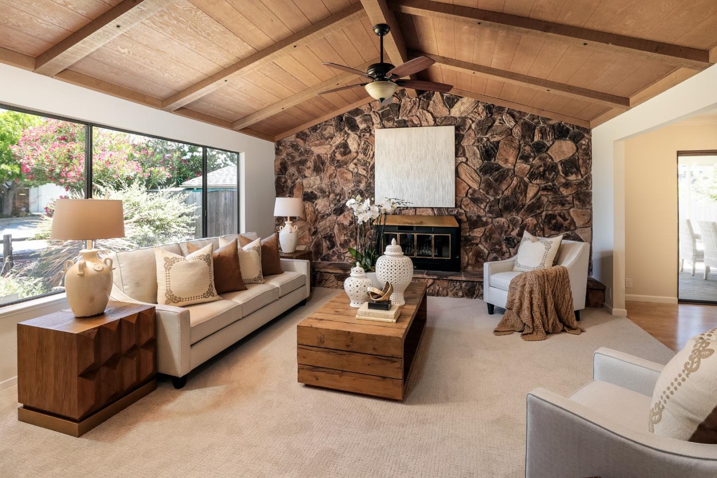 802 Toyon Way