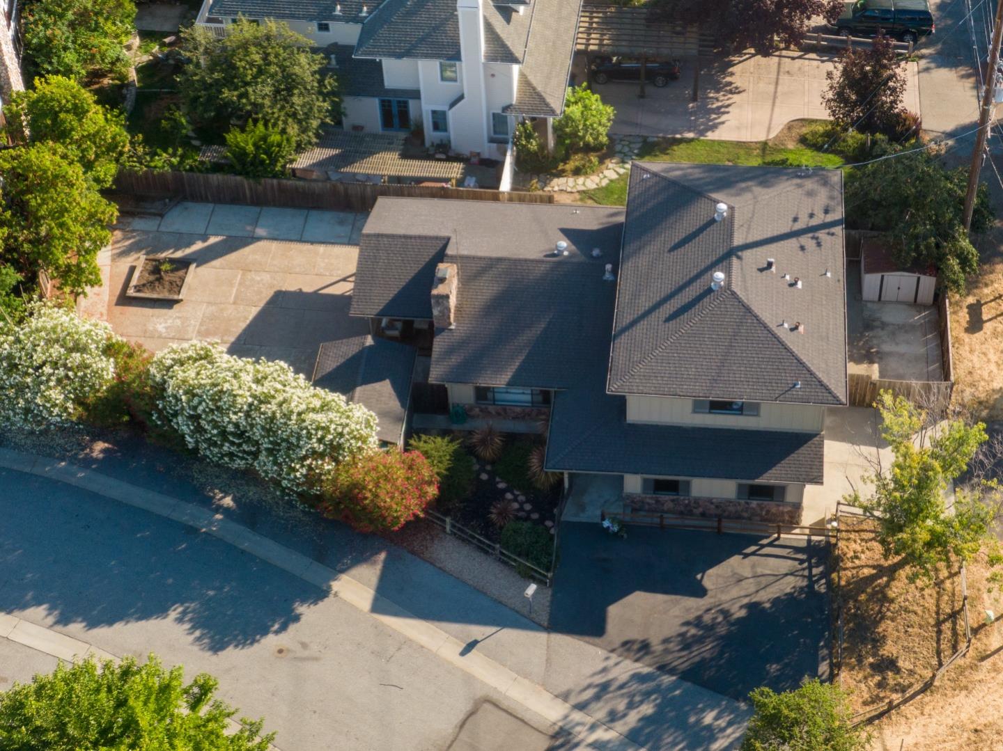 802 Toyon Way