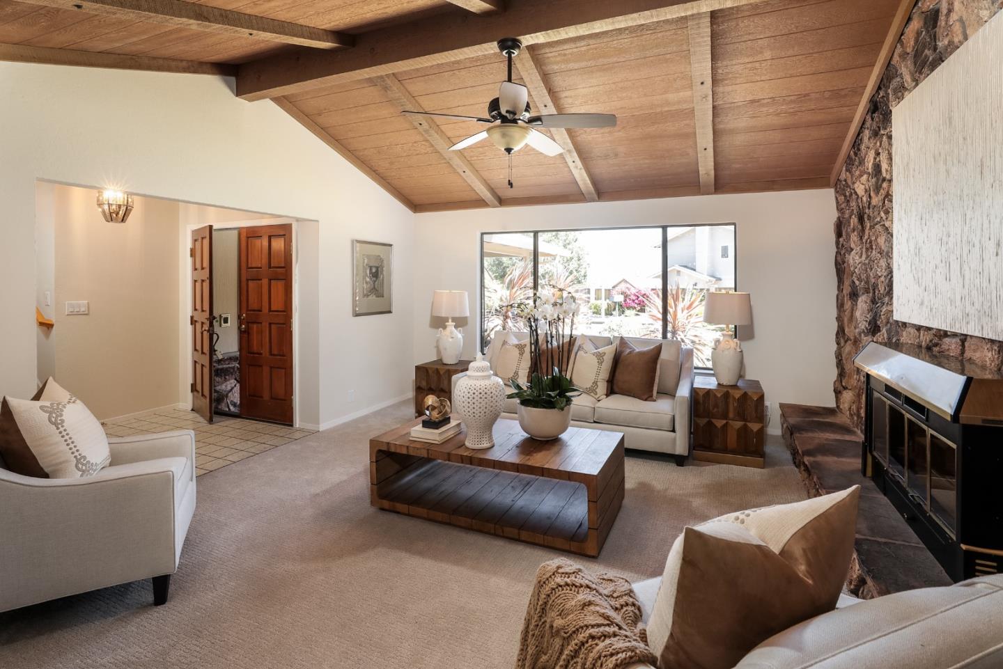 802 Toyon Way