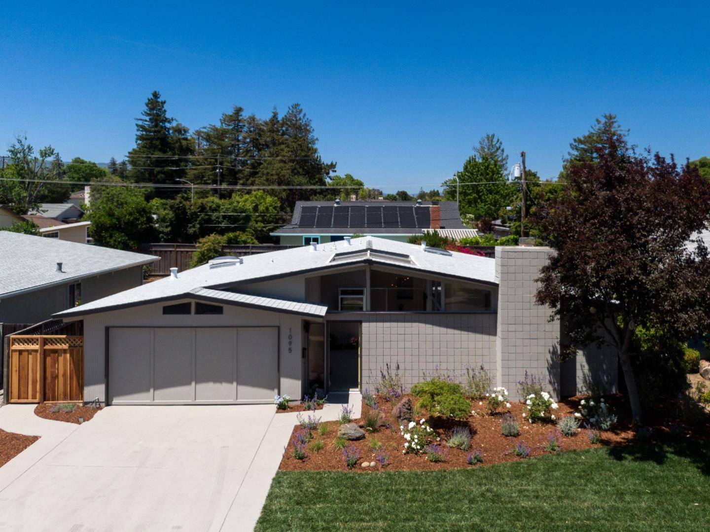1095 Robbia DR