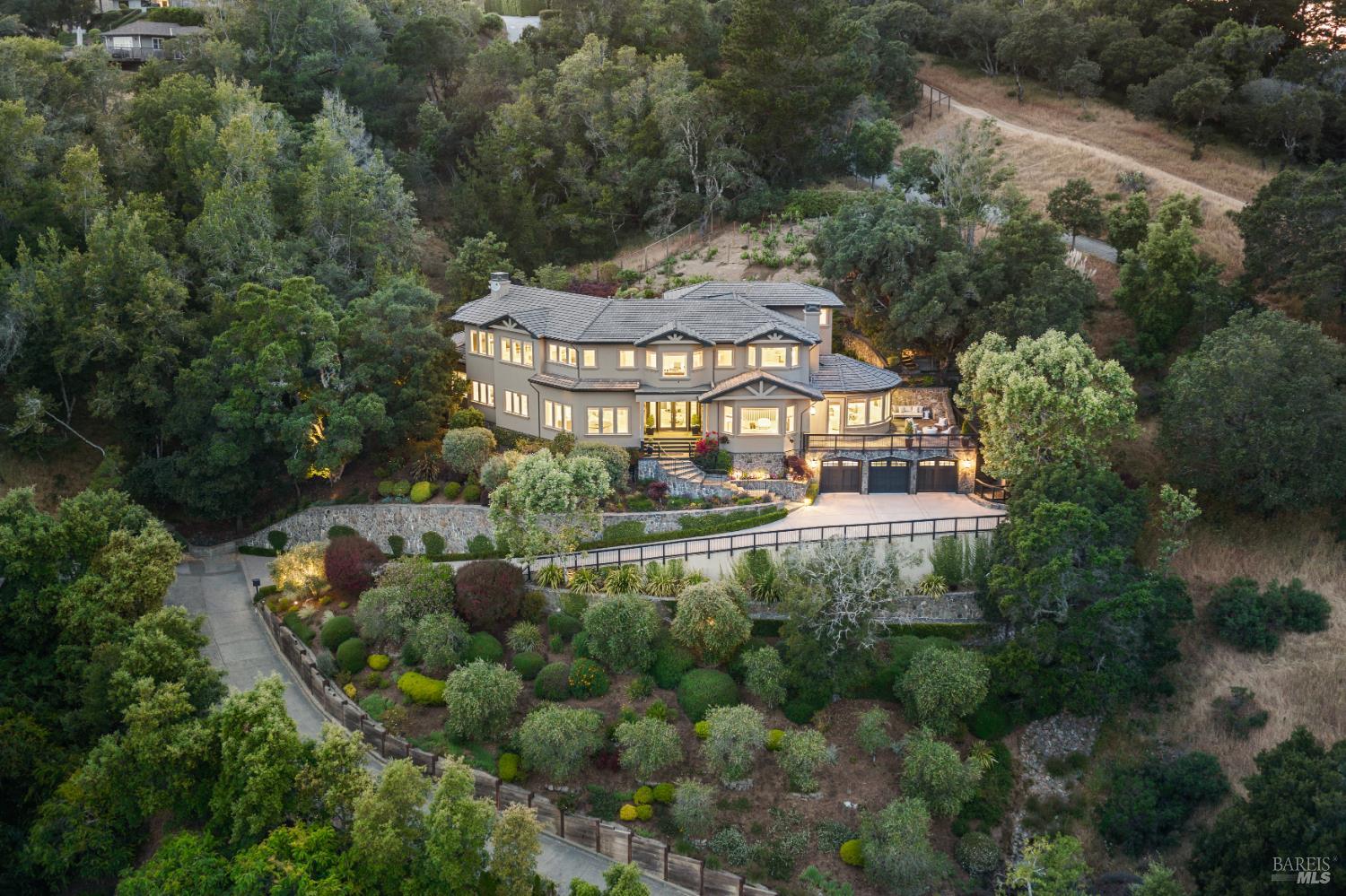 30 Sandy Ln