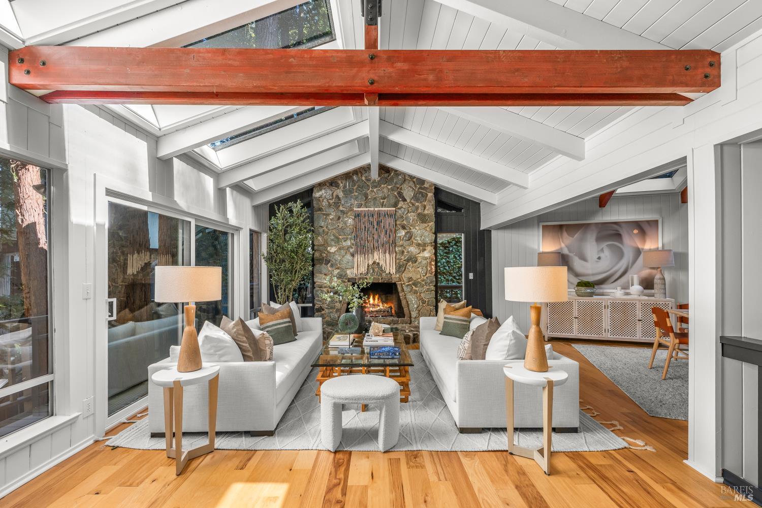 495 Redwood Avenue