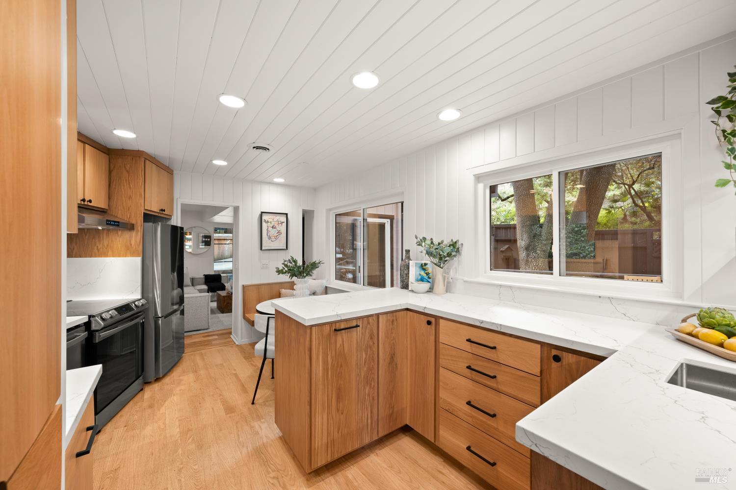 495 Redwood Avenue