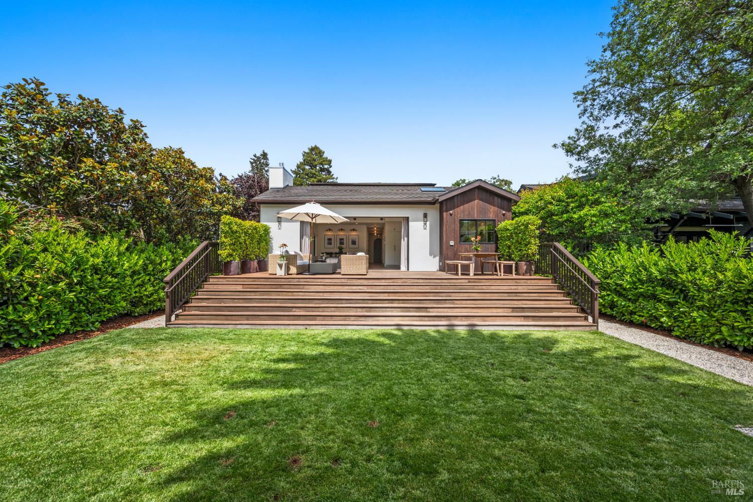 90 Walnut Avenue