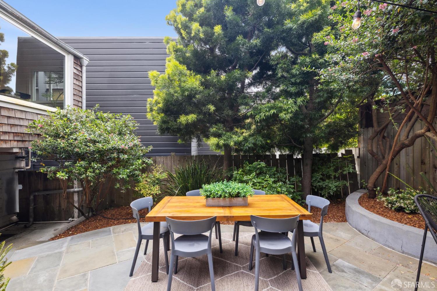 524 Ellsworth Street