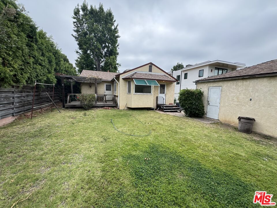 2541 Midvale Ave