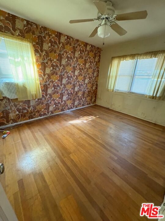 2541 Midvale Ave