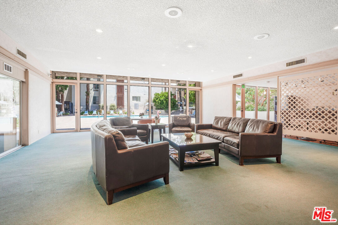 6000 Canterbury Dr Unit: D212