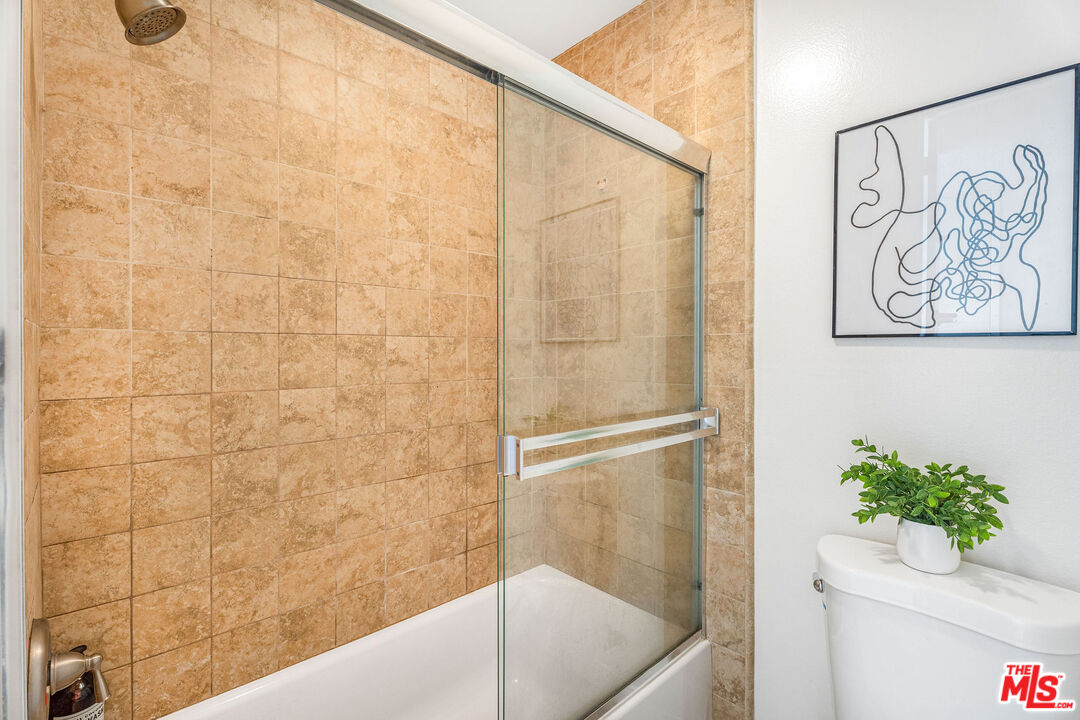 6000 Canterbury Dr Unit: D212
