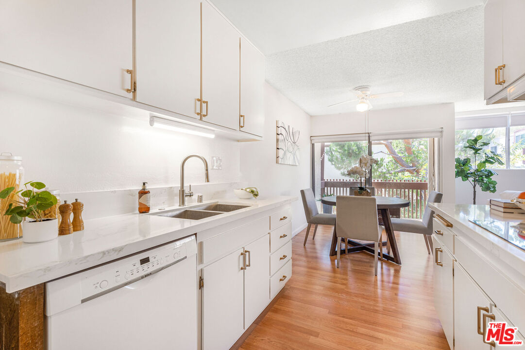 6000 Canterbury Dr Unit: D212