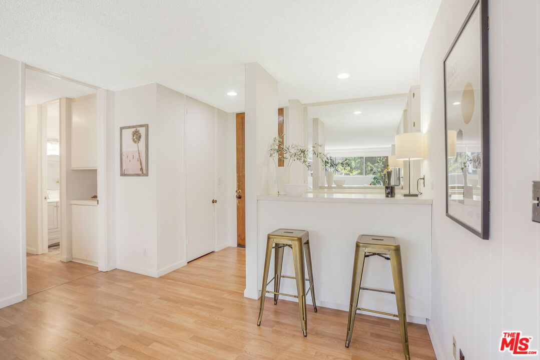 6000 Canterbury Dr Unit: D212