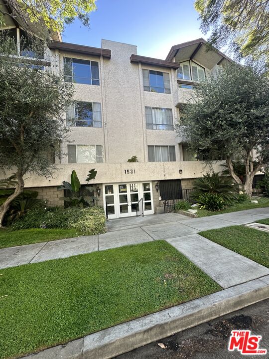 1531 Camden Ave Unit: PH3