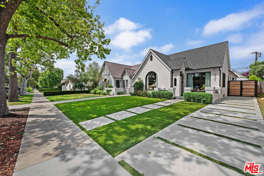 2027 Pelham Ave