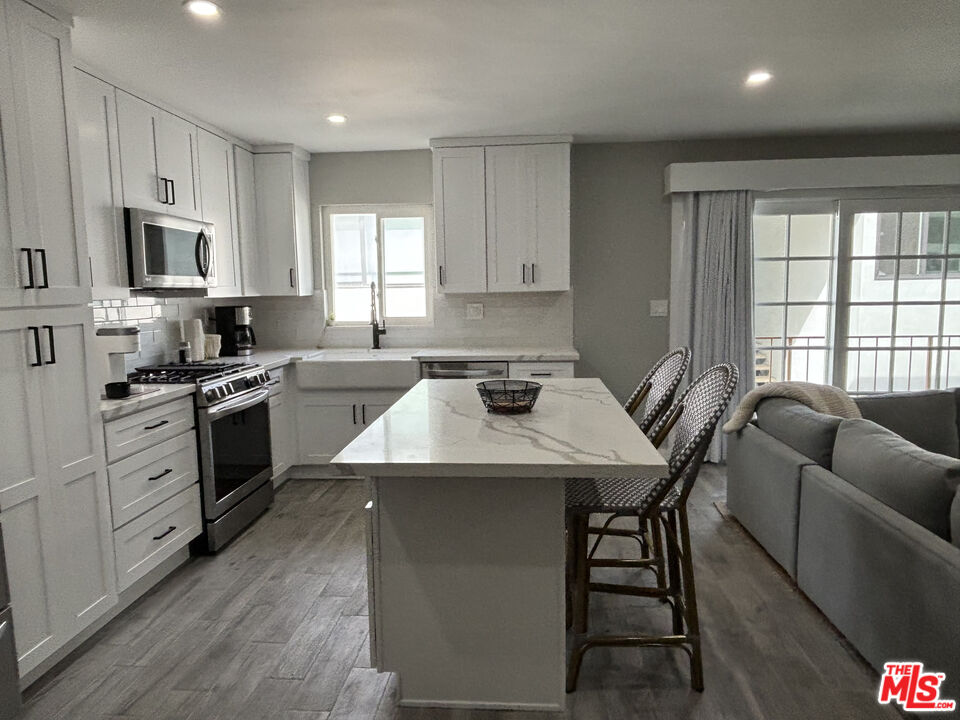 940 7th St Unit: 9