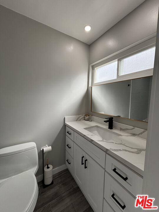 940 7th St Unit: 9