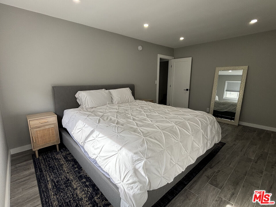 940 7th St Unit: 9