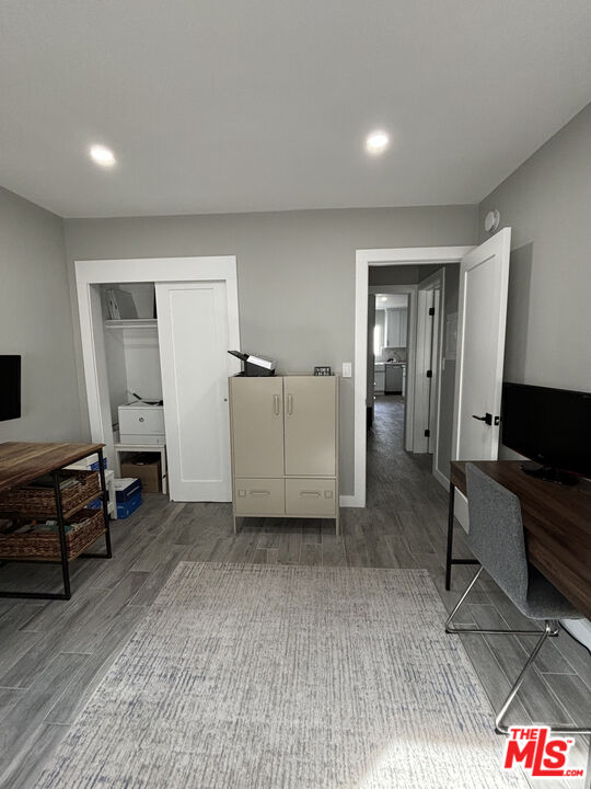 940 7th St Unit: 9