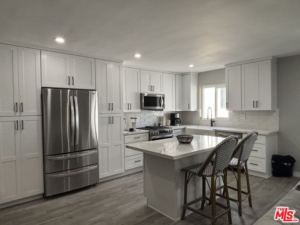 940 7th St Unit: 9