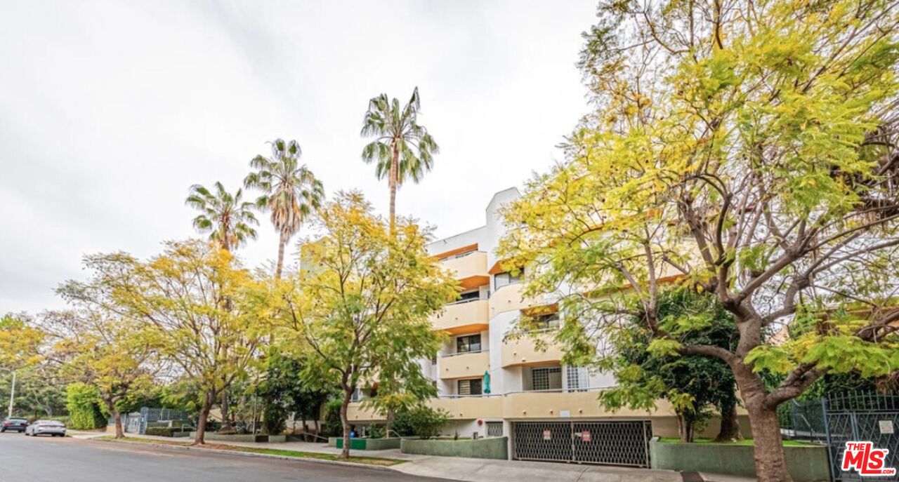 326 Westminster Ave Unit: 404