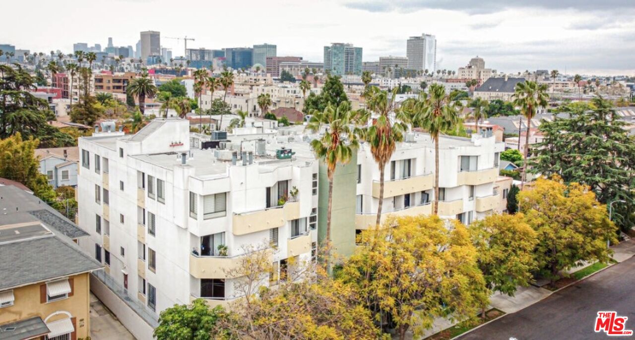 326 Westminster Ave Unit: 404
