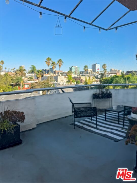 326 Westminster Ave Unit: 404