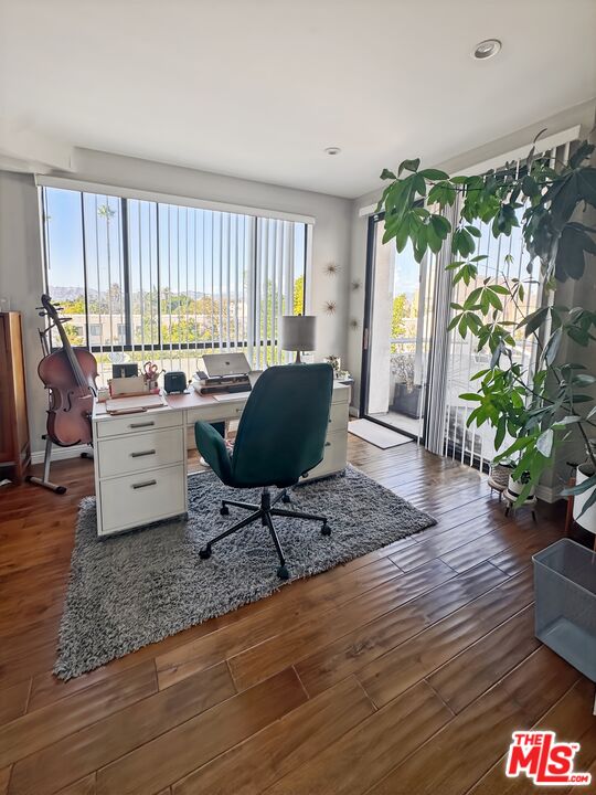 326 Westminster Ave Unit: 404