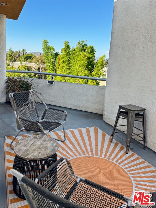 326 Westminster Ave Unit: 404