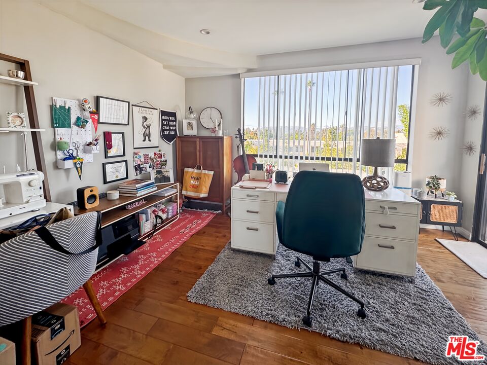 326 Westminster Ave Unit: 404