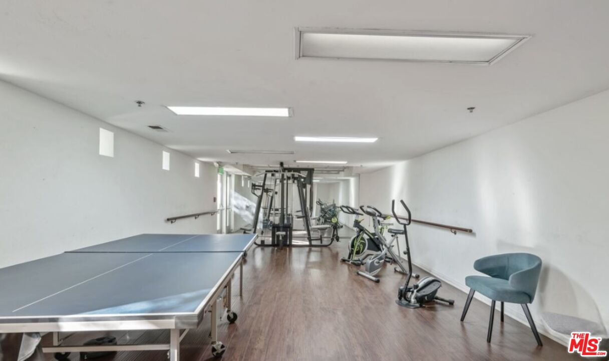 326 Westminster Ave Unit: 404