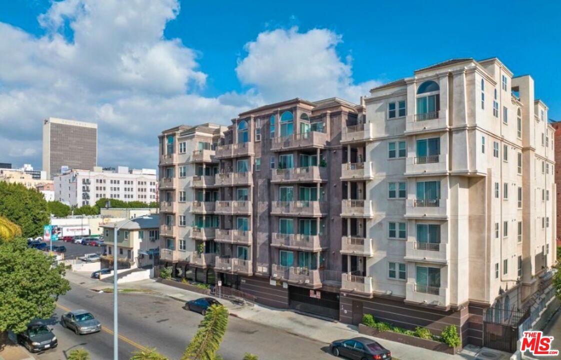 848 Irolo St Unit: 408