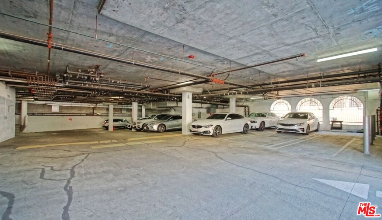 848 Irolo St Unit: 408