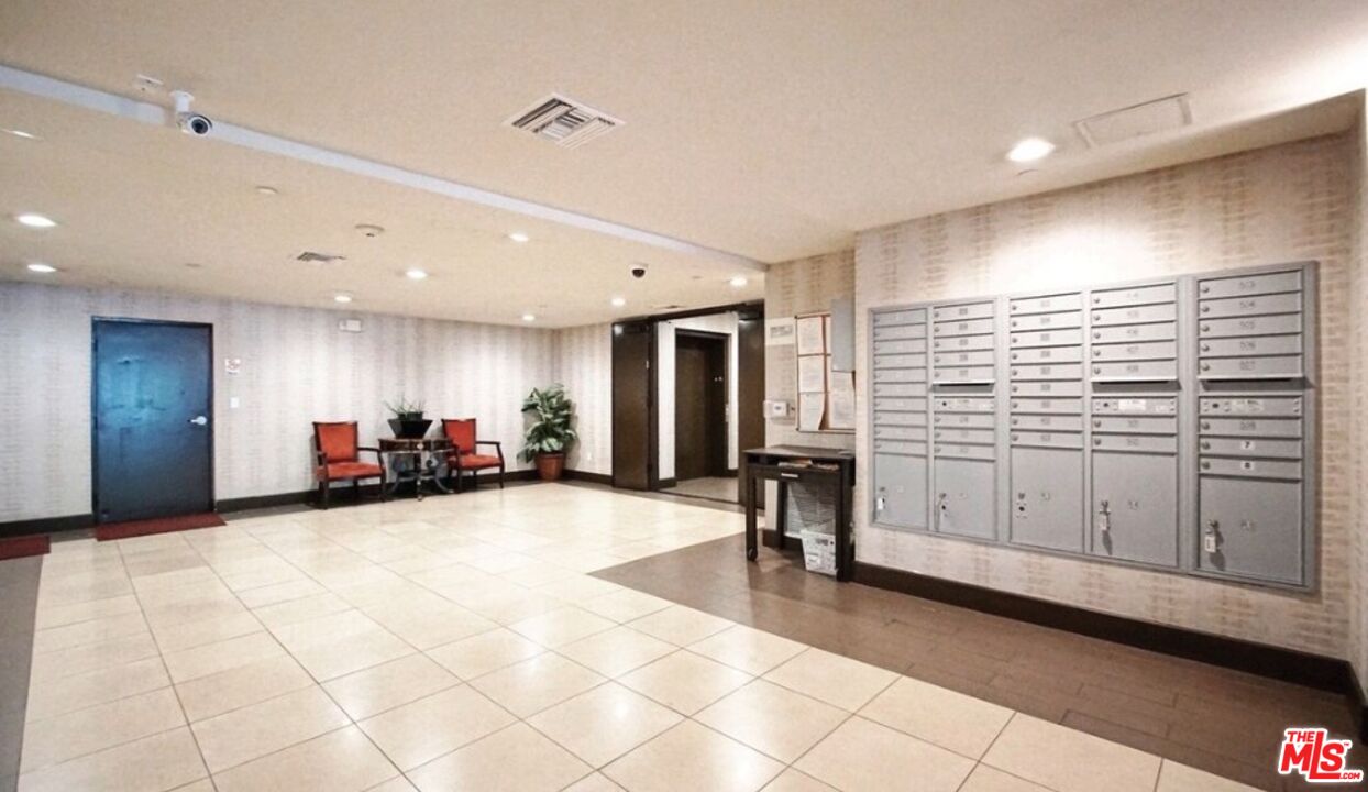 848 Irolo St Unit: 408