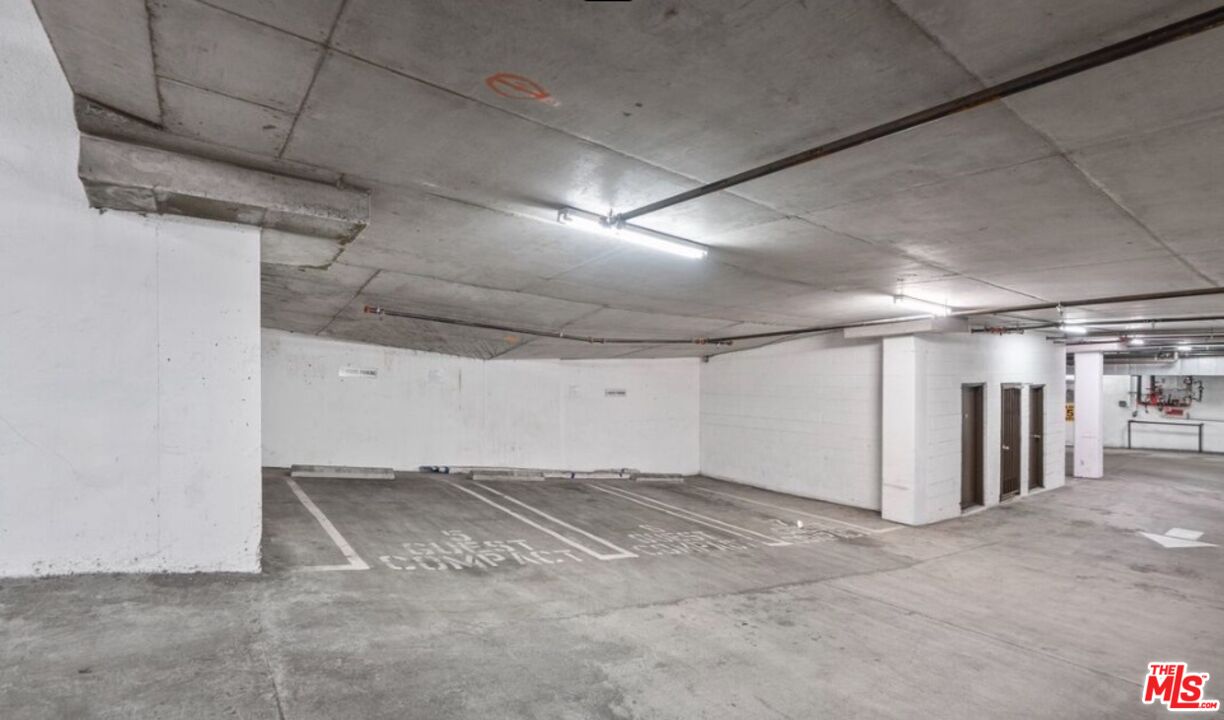 848 Irolo St Unit: 408