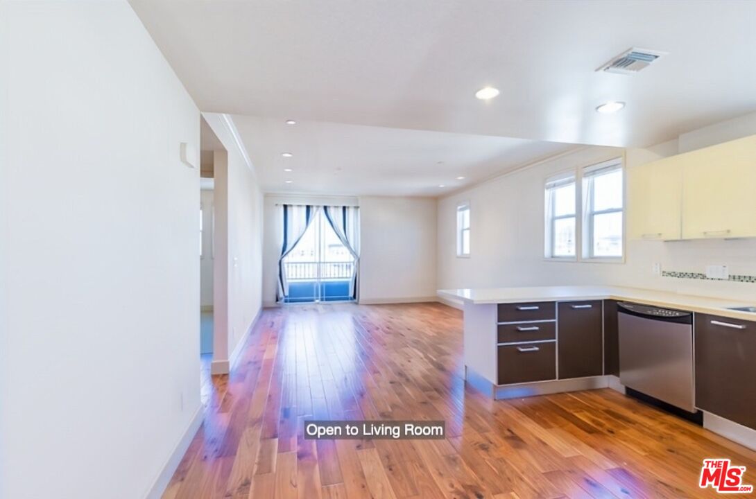 848 Irolo St Unit: 408