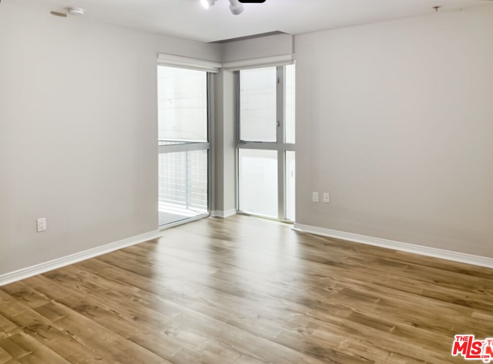 540 S Kenmore Ave Unit: 204