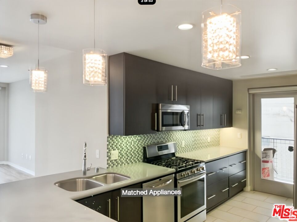540 S Kenmore Ave Unit: 204