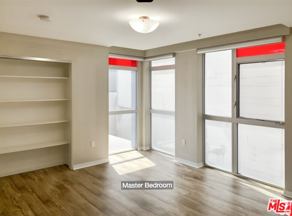 540 S Kenmore Ave Unit: 204