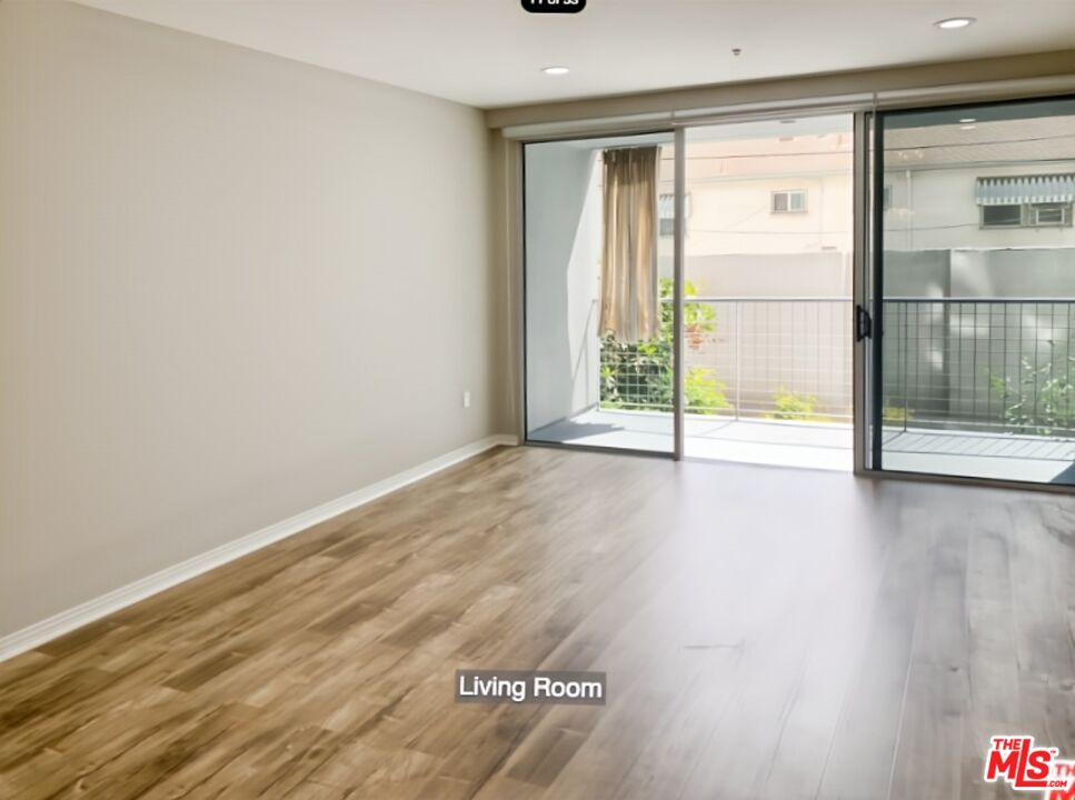 540 S Kenmore Ave Unit: 204