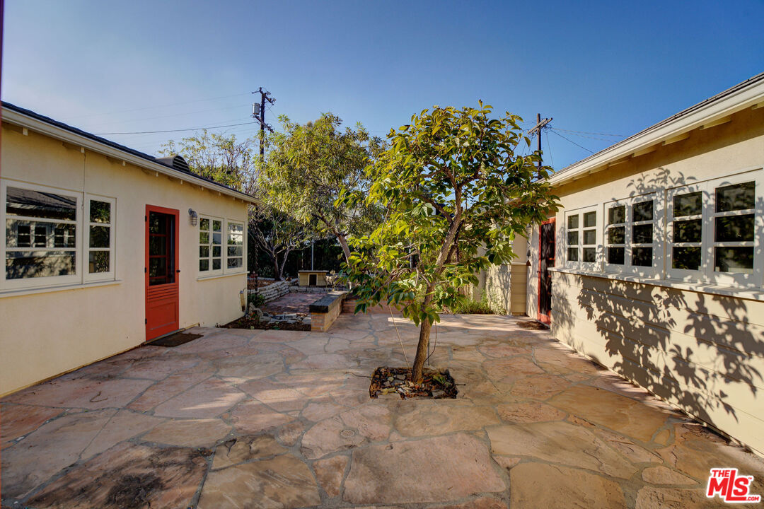 10509 Blythe Ave