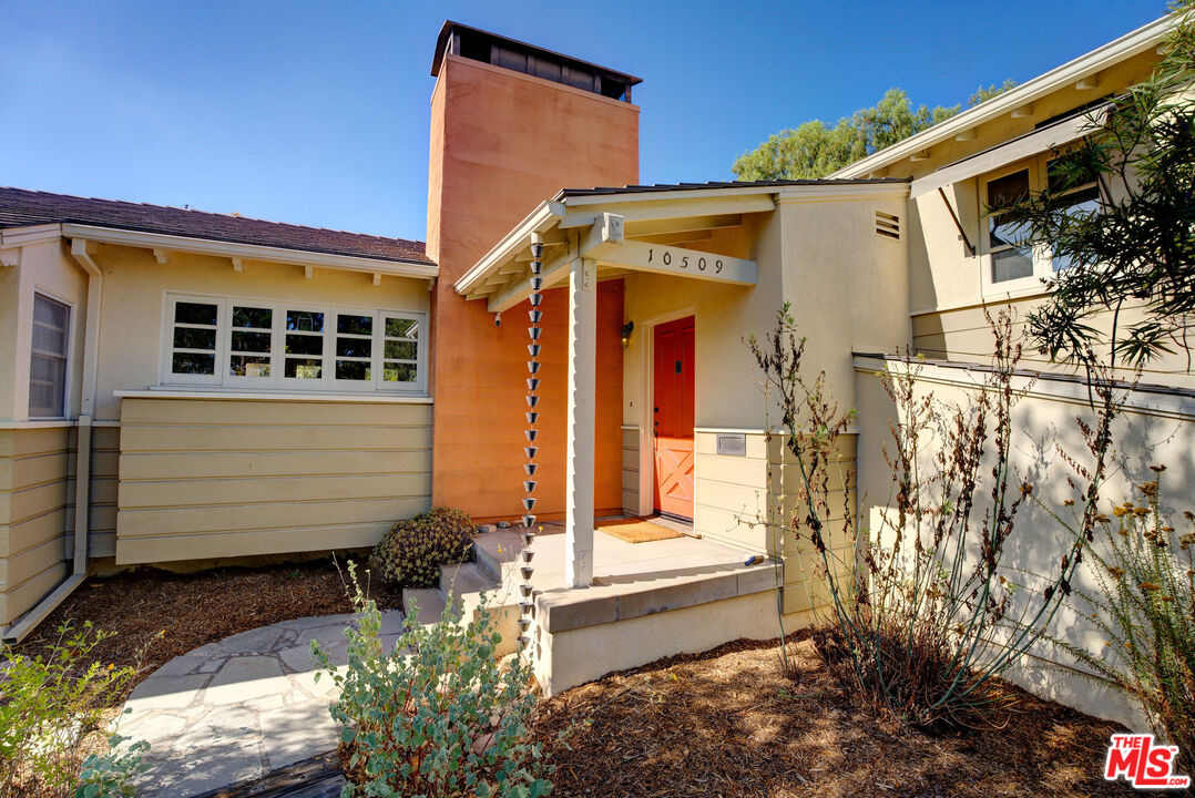 10509 Blythe Ave